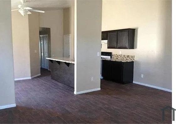 3 bed, 1200 sqft, $1,700 — Photo 2