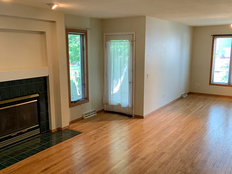 1228 N High Point Rd — Photo 9
