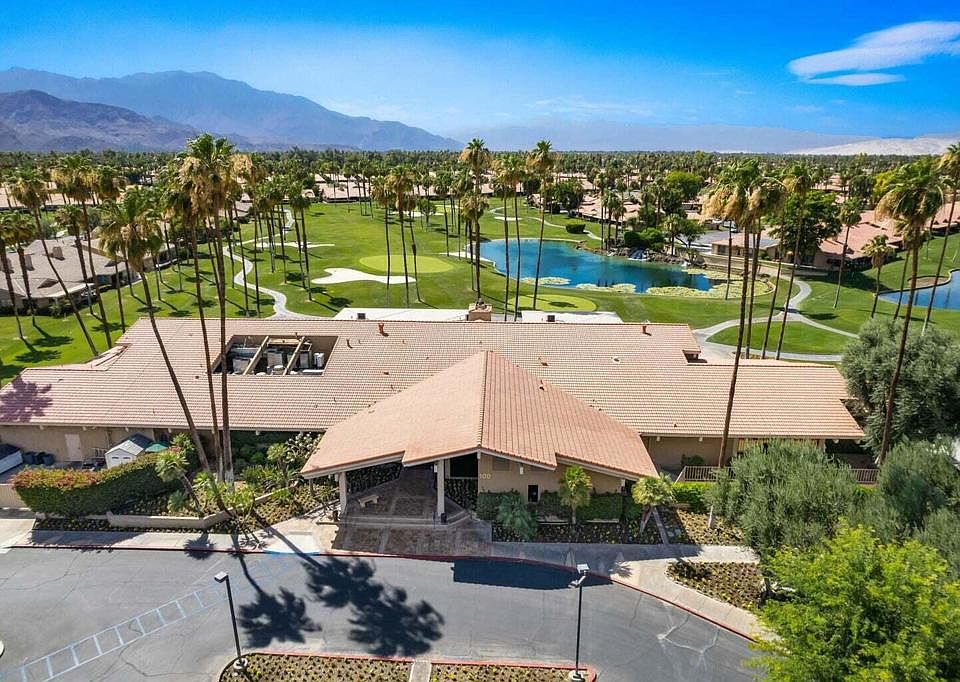 2nd image of 110 Conejo Cir