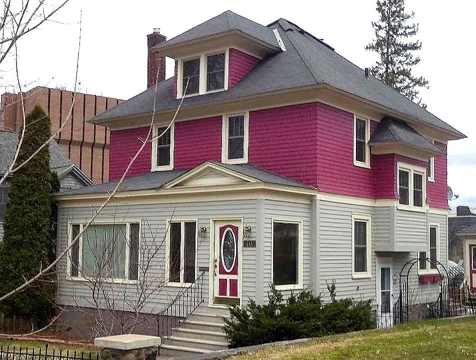 2nd image of 209 Clark St
