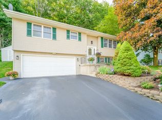 928 Zeggert Rd, Endicott, NY 13760