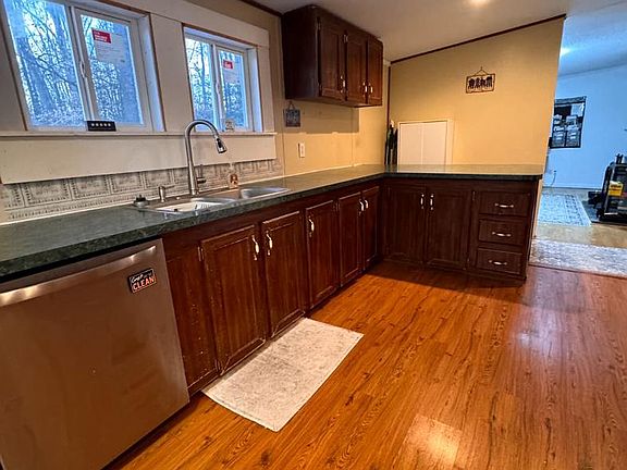 2nd image of 3300 Danbury Cir