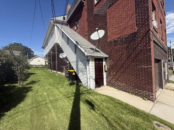3rd image of 507 Main St