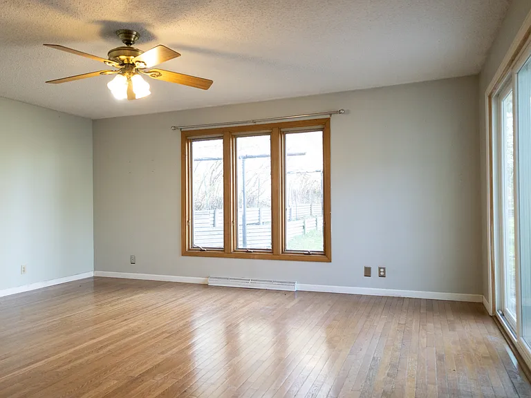 619 W Baraga Ave — Photo 3