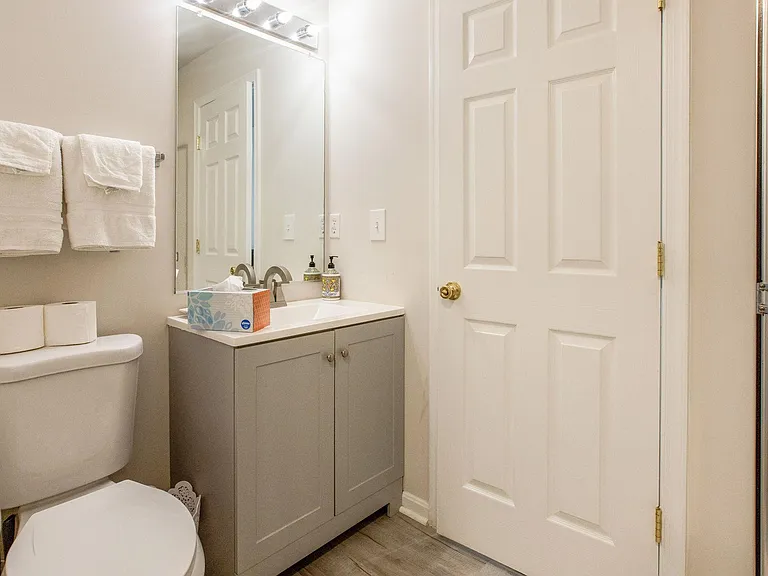 ATTACHED SECOND BATH WITH SECOND BEDROOM
