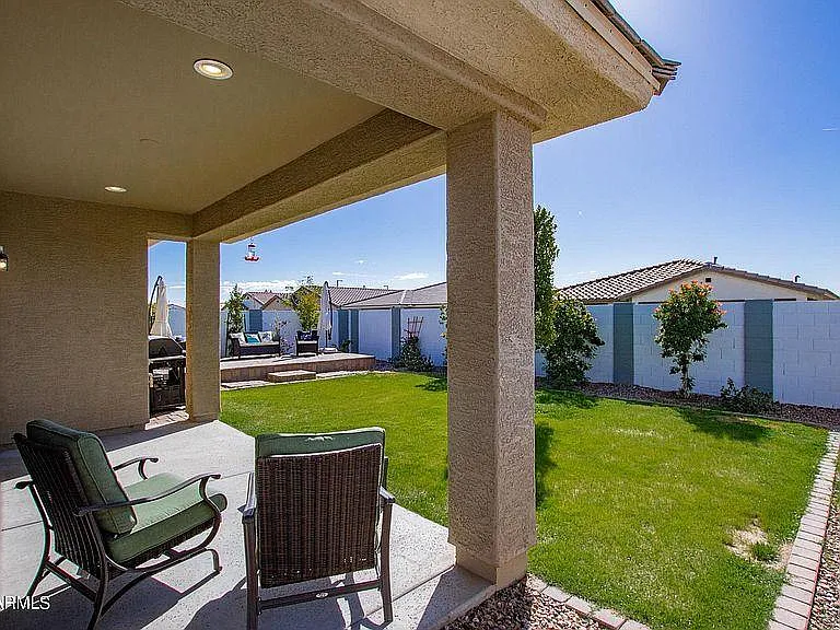 14579 W Dahlia Dr — Photo 22