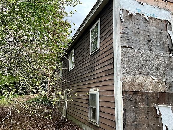 3rd image of 9 Larch Rd