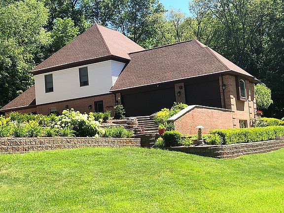 Sits on 2 acres