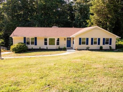 2751 Colonial Dr, College Park, GA, 30337