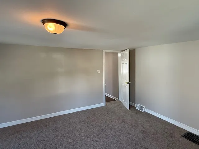 323 Main St — Photo 9