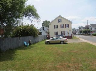 51 Oak St, Windsor Locks, CT 06096