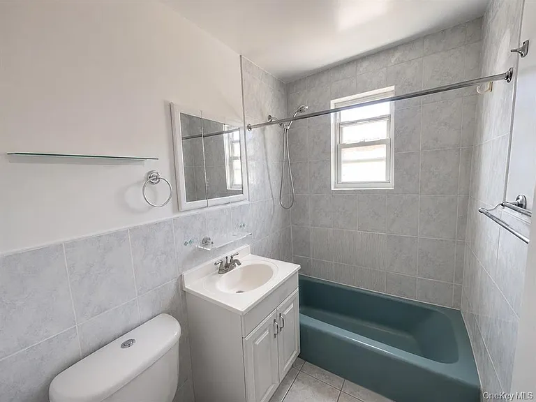 Soundview Ave — Photo 12