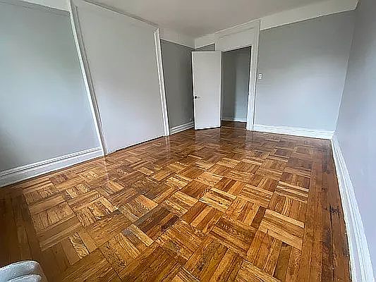 5th image of 359 E Mosholu Pkwy N #3E