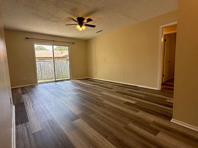 2 bed, 1.0 bath, 885 sqft, $1,549 — Photo 3