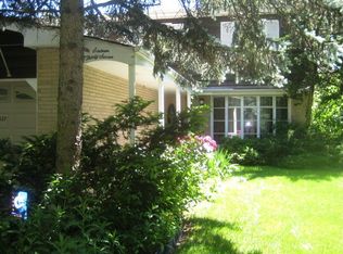 1637 Sherwood Rd, Highland Park, IL 60035