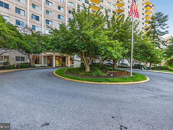 2nd image of 1121 University Blvd W APT 912-B