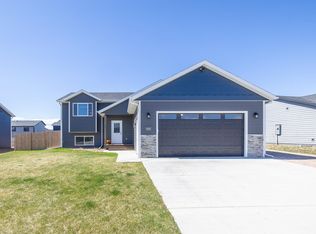 565 Antietam Dr, Box Elder, SD 57719