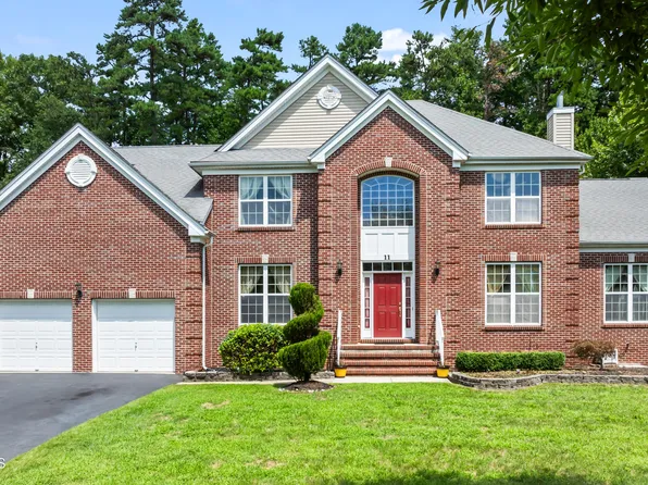 11 Emily Road, Manalapan, NJ 07726