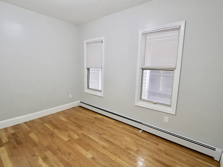 462 Saratoga St #1 — Photo 5