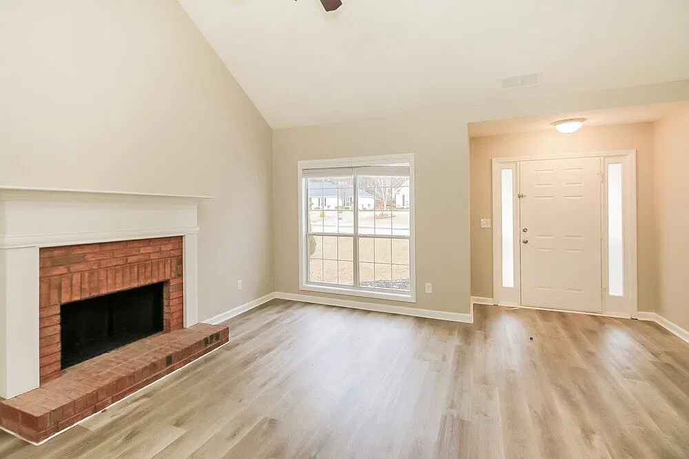 3 bed, 2.0 bath, 1477 sqft, $2,035 — Photo 4