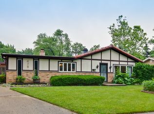 475 Bode Rd, Hoffman Estates, IL 60169