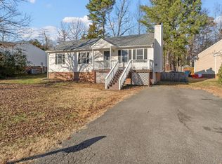11330 Bailey Woods Dr, Midlothian, VA 23112