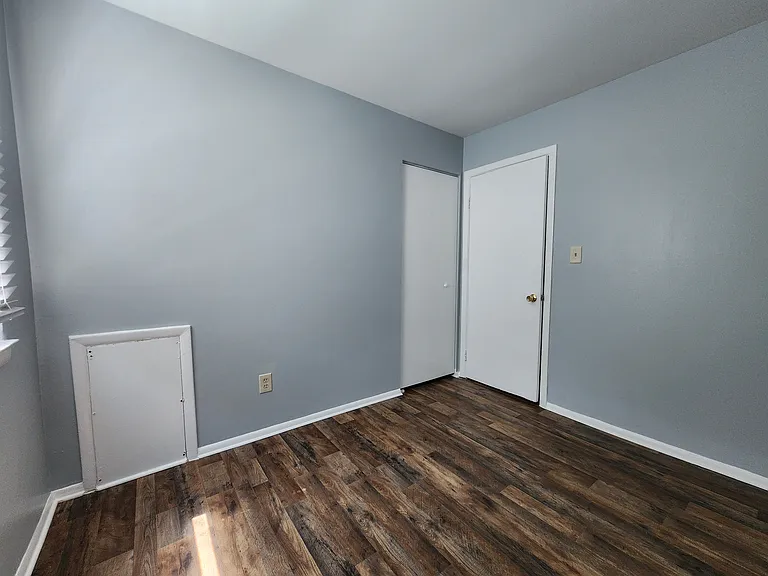 4411 Falls Bridge Dr #B — Photo 11