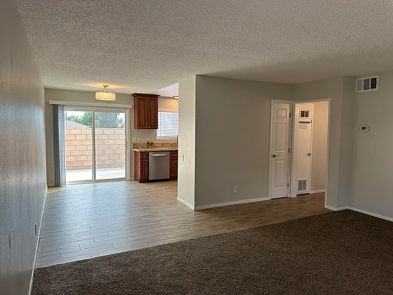 25863 Pacific St #7 — Photo 16