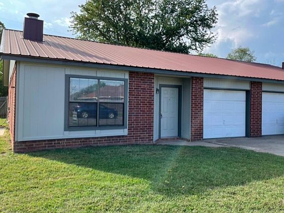 2nd image of 1126 S 25th Pl