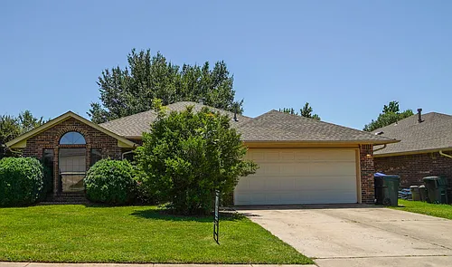 904 Goshawk Dr Photo 1