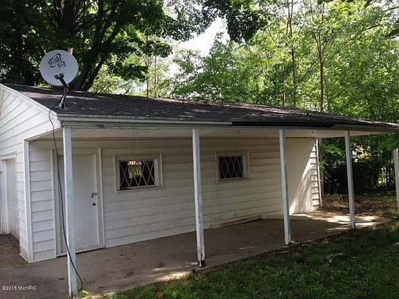 3rd image of 3138 Jefferson Ave SE