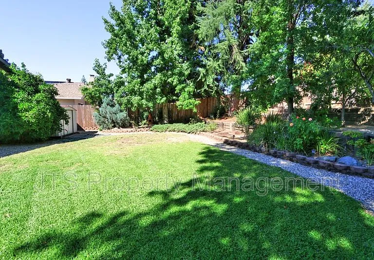 6830 Mellodora Dr — Photo 68