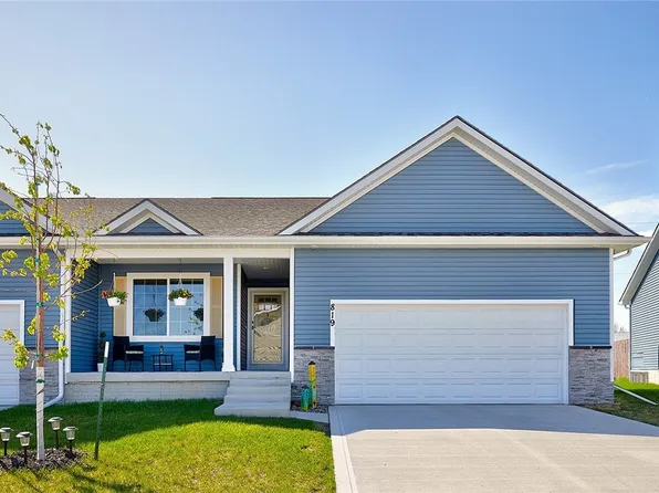 819 NE Maple St, Elkhart, IA 50073