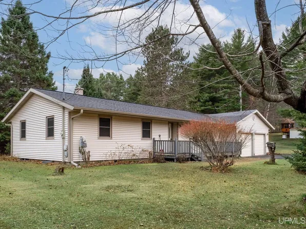 1120 Ortman Rd, Marquette, MI 49855