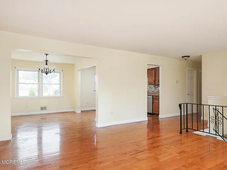 17 Wisteria Pl — Photo 6