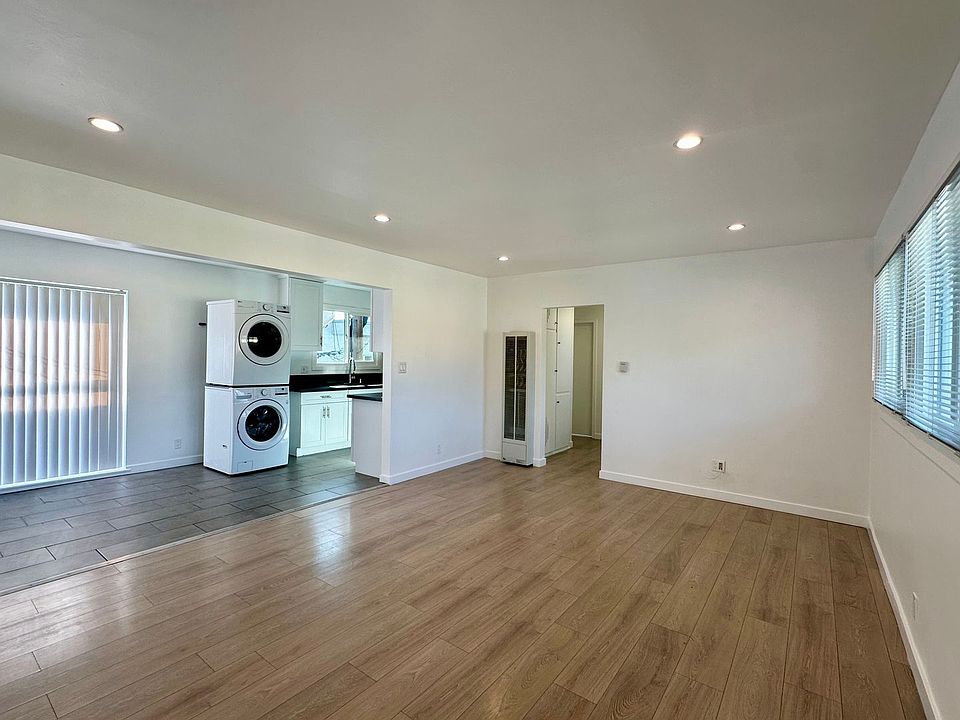 1st image of 869 Glenway Dr #2