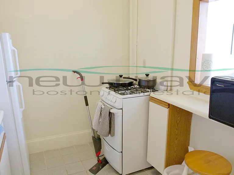 51 Queensberry St #3 — Photo 1