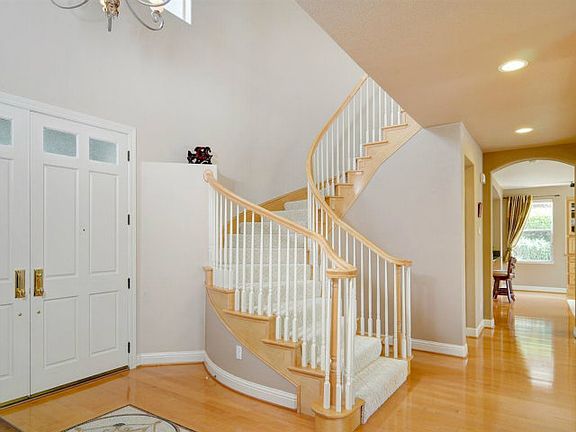 3rd image of 2648 Gayley Pl