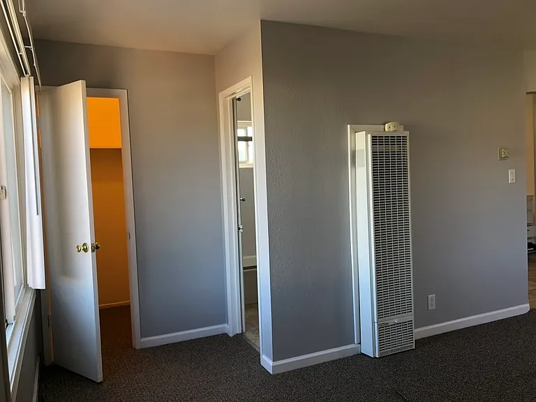 251 San Marco Ave #4 — Photo 4