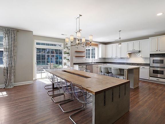 5th image of 632 Steedmont Dr
