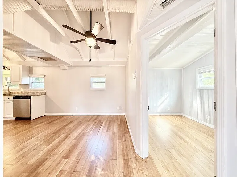 713 Smith St — Photo 24