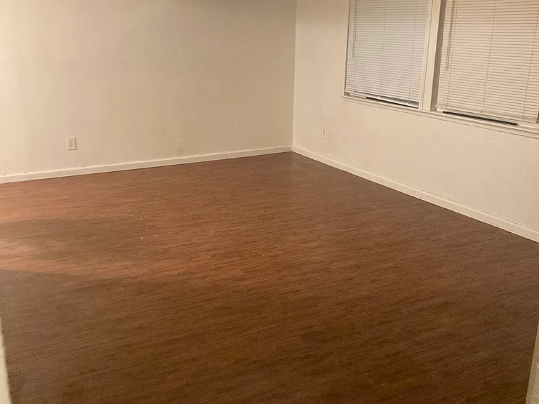 1002 E Navajo St — Photo 9