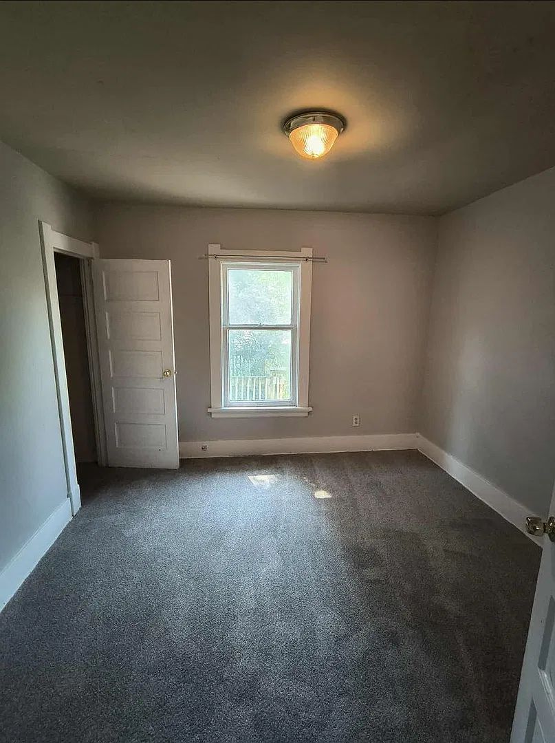 2 bed, 1133 sqft, $795 — Photo 2