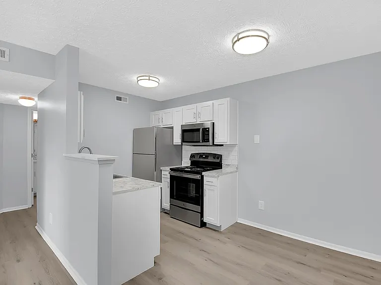 Fountain Place Apartments — Photo 15