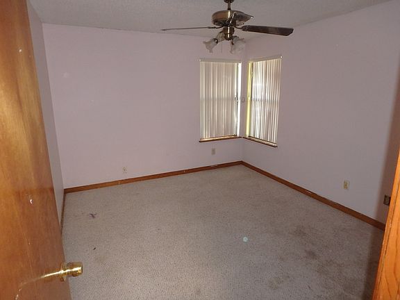 3rd image of 10127 Geni Hill Cir N