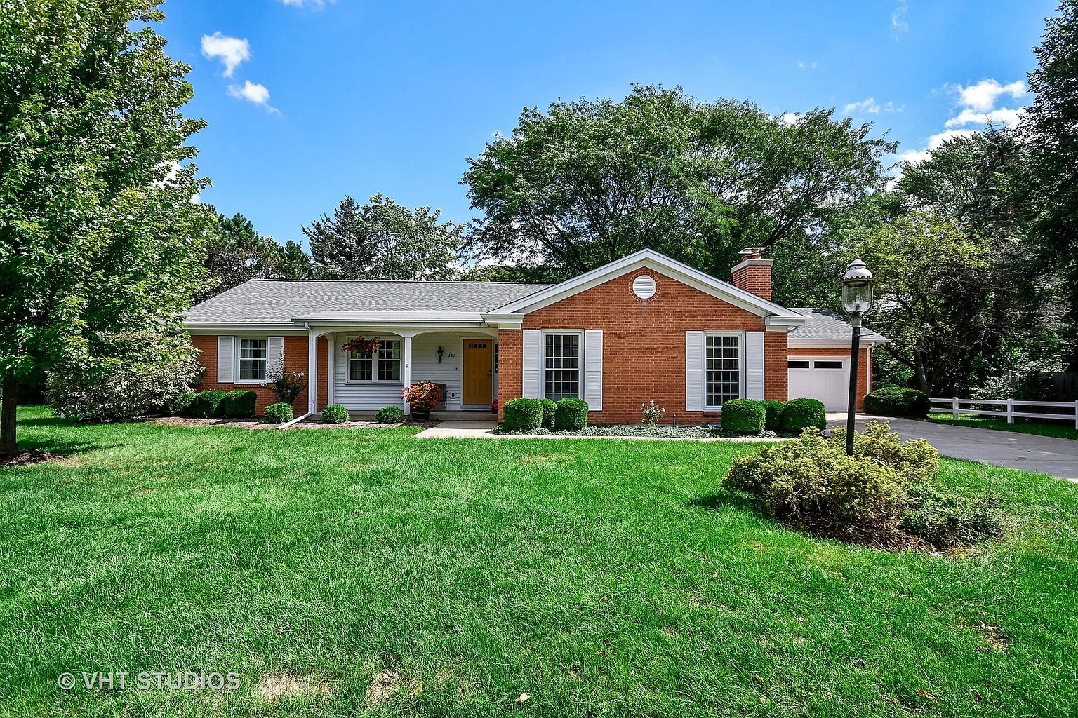 625 West Ln photo 1