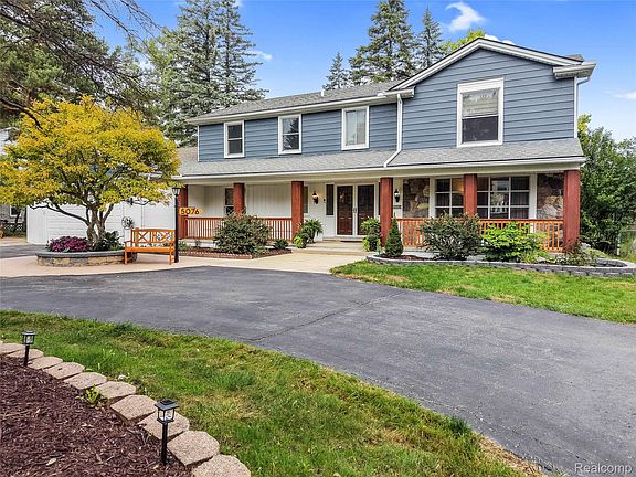 3rd image of 5076 Watergate Rd