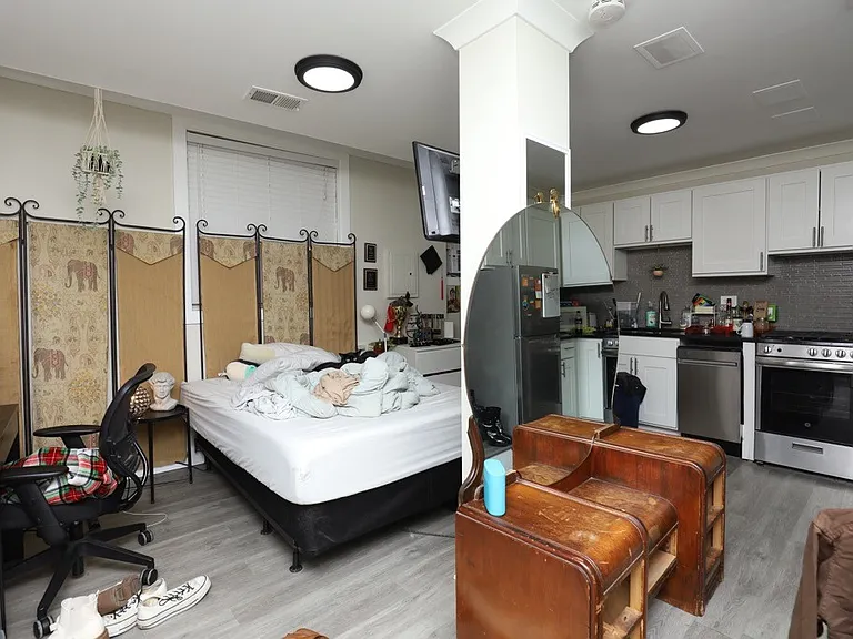 648.5 W Roscoe St #DG — Photo 8