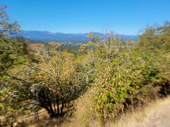 2455 Harbeck Rd, Grants Pass, OR 97527