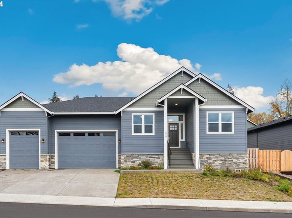 1368 NE Moore Ave, Estacada, OR 97023